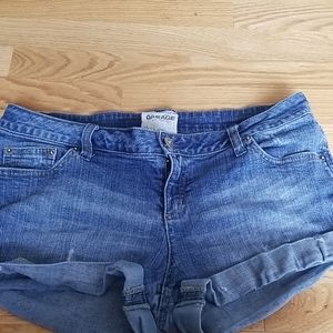 Im selling jean shorts